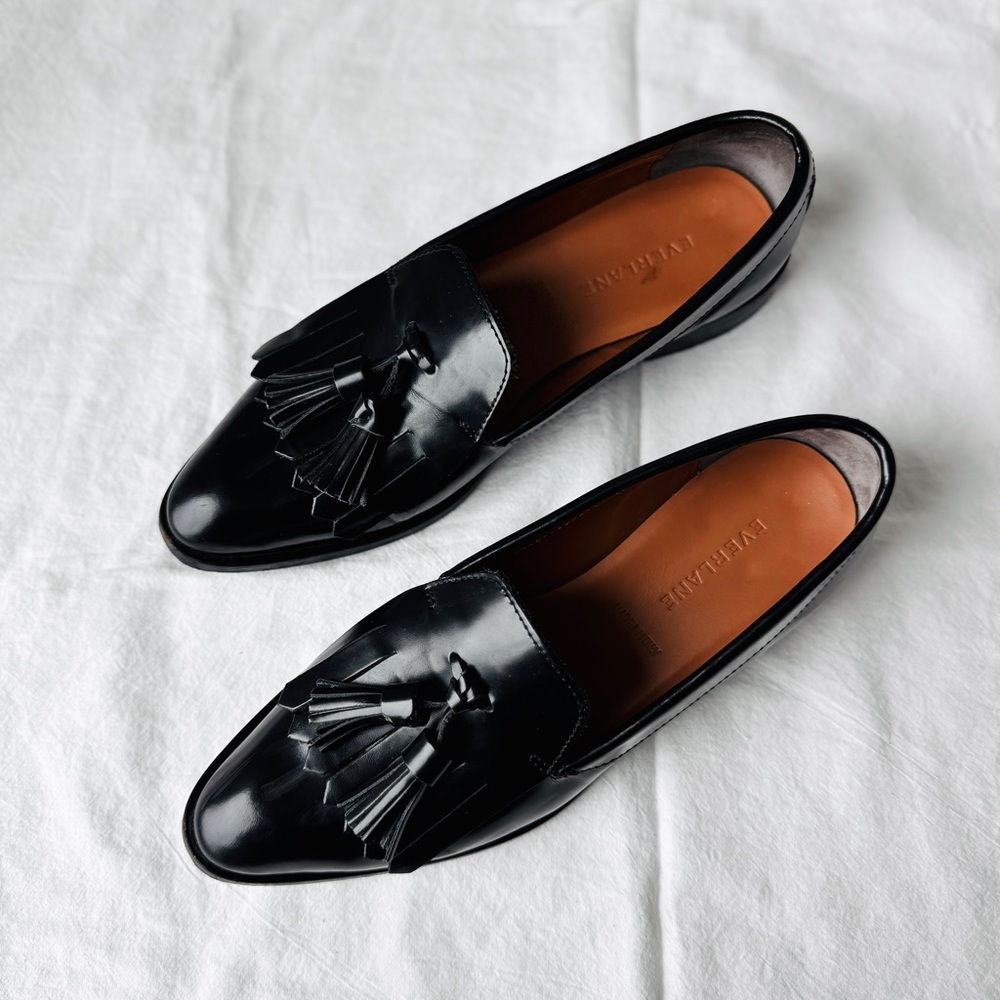 Everlane Tassel Loafers in Black